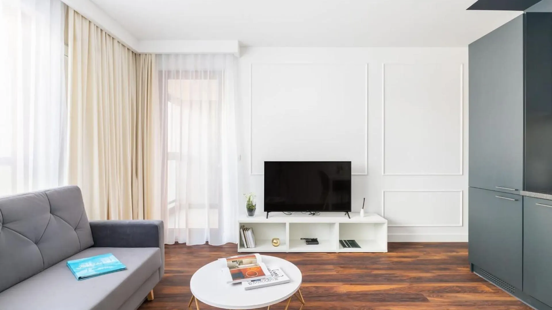 ורשה Rent Like Home - Grzybowska 85 דירה